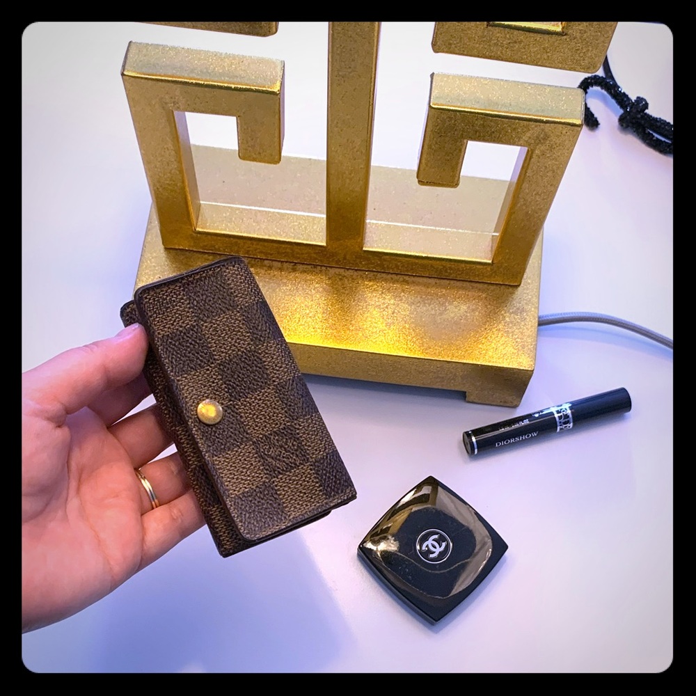 Louis Vuitton 4 key holder